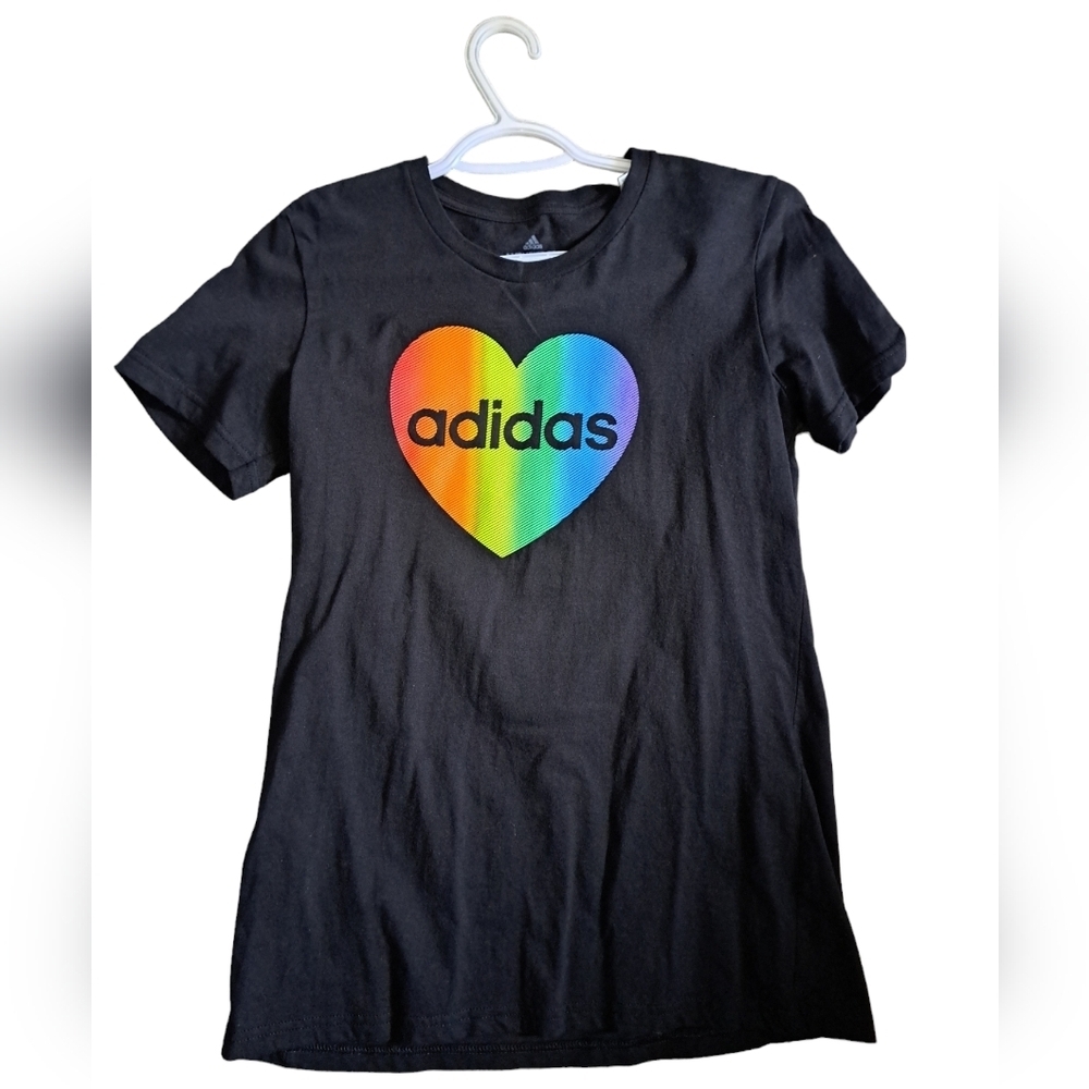 ADIDAS Rainbow Heart Amplifier Tee Black short sleeve T-Shirt cotton top size M